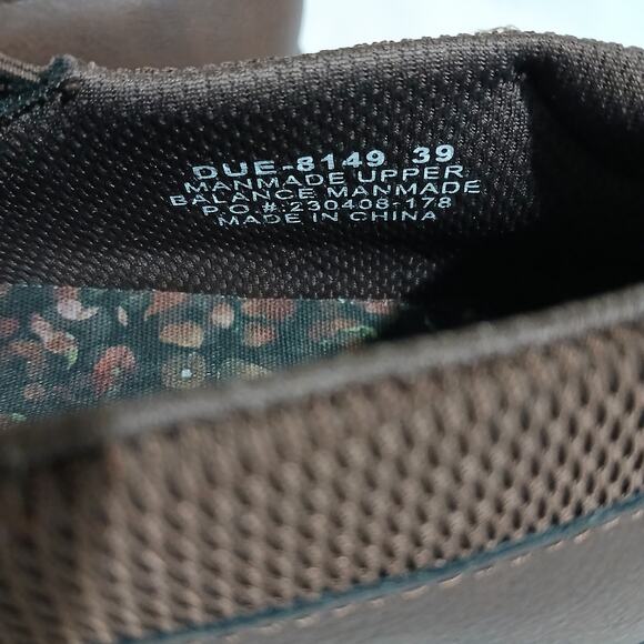 Alegria by PG Lite Duette Fudge 39 US 8.5  Unworn Slip-On Flats Casual - Picture 3 of 10